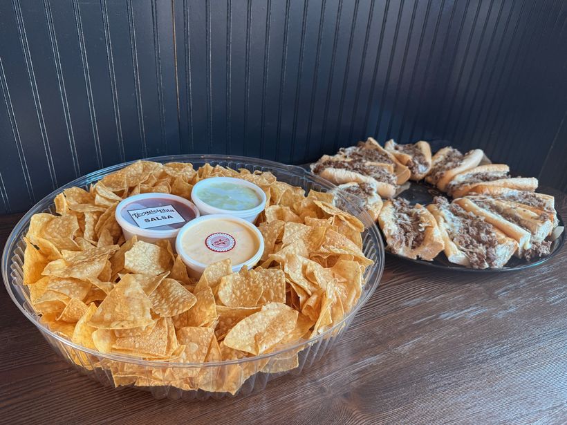 Chips and dips Trifecta tray β chips with salsa, queso and guacamole
